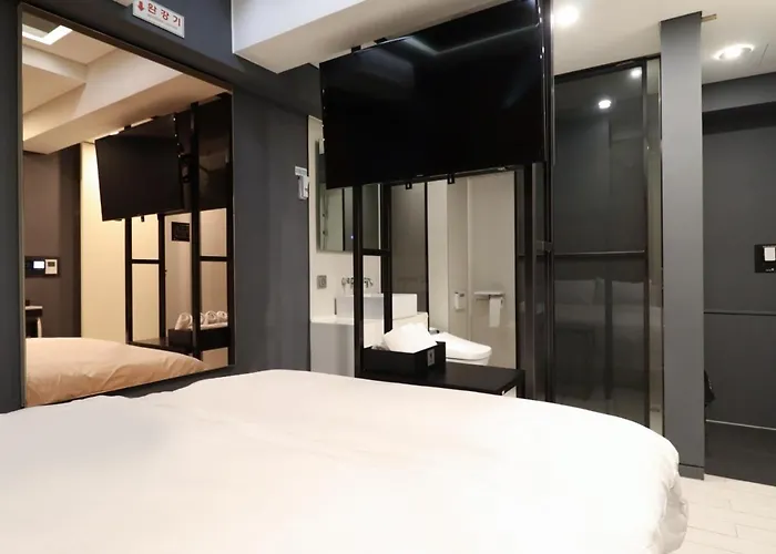 Shinchon Wol Hotel