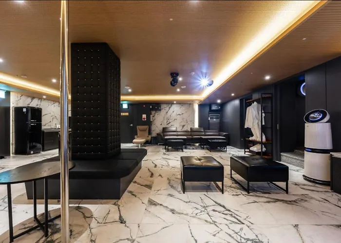 Hotel Shinchon Wol *