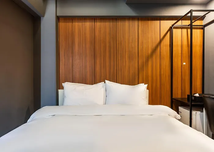Shinchon Wol Hotel *